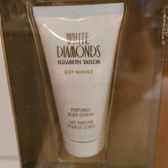 ELIZABETH TAYLOR WHITE DIAMONDS 4 PIECE GIFT SET - Picture 5 of 7